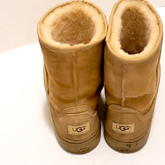UGGs - Picture 5 of 14